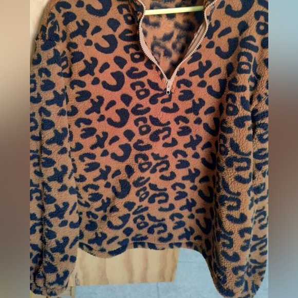Leopard fleece zip up sweater L - Picture 1 of 8